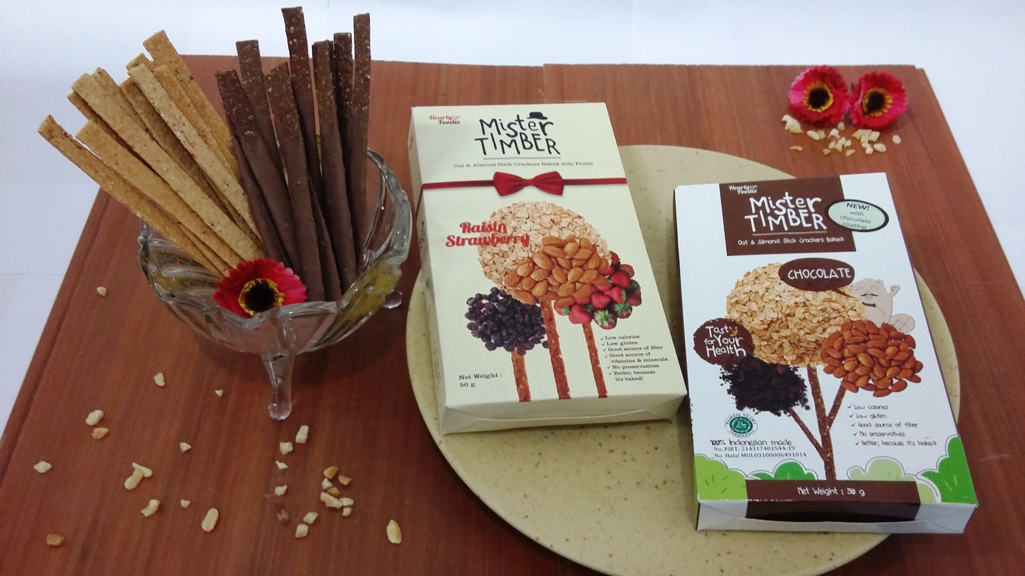 Mister Timber Mix Raisin Strawberry & Double Choco (With Coating Chocolate) - isi 2 box