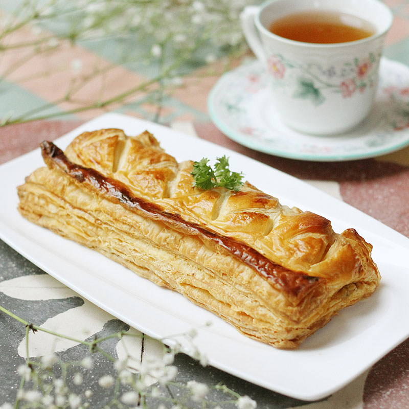 CURRY PASTRY ROLL